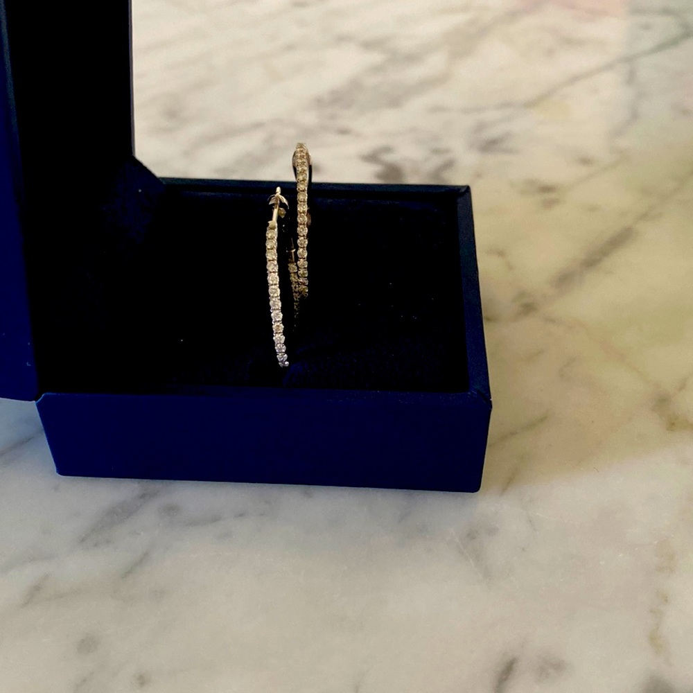 Beautiful Diamond hoops! 14 carat gold 2 side diamond hoops. Excellent condition